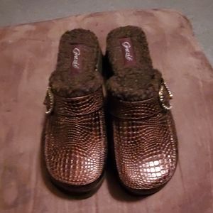 Women's shoes